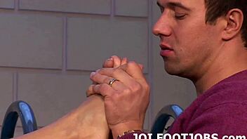 I want your cum on my feet while you jerk off