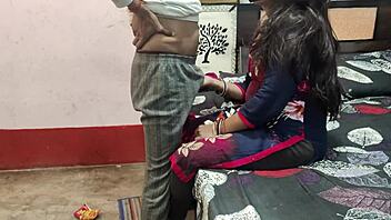 यो, मेरी बड़ी गैंड वाली सौतेली बहन को इस वायरल एमएमएस क्लिप में सौतेले भाई से बांग करते हुए चेक करो। यह रॉ और वाइल्ड है मॉन्स्टर लंड चुदाई के साथ!