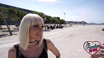 Amelia, cette milf perverse, adore baiser dur avec ses gros seins