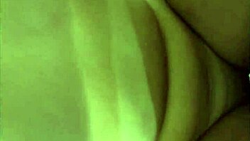 Uhh, aku dan kawan aku, kita jadi liar dengan kongkek hardcore buatan rumah dan creampie, tahu?