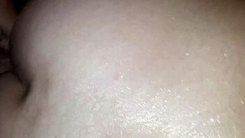 i give a bathtub blowjob while she masturbates her pussy