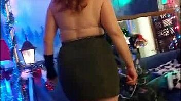 Hotwife Steffi Gold dances with her slutty pussy