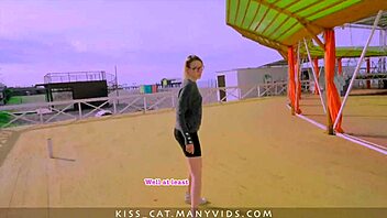 4K Public Agent - 18 Babe Flashing Tits in Central Park!