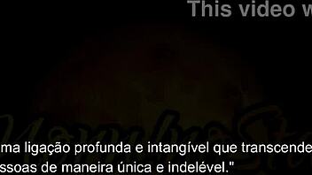 Esposa Sentando No Amigo Negro Dotado