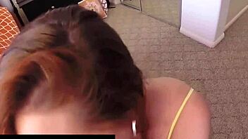 full figured siri pornstar throat fucks her dildo