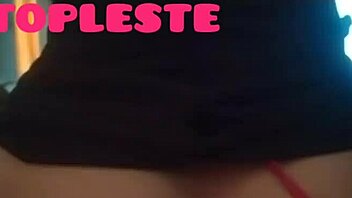 Casal de Volta Nativa Explores Dildo and Cock Play