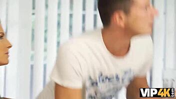 漂亮18+嫩妹和变态公公偷偷搞