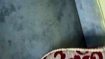 Πορνοστάρ Poosoo Παίζει Ερωτικά στις 5 Ιουνίου 2017