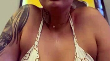 eu na academia suei tanto mais tanto que minha buceta ficou encharcada fiquei com muito tes�o nesse momento escorria pelas pernas