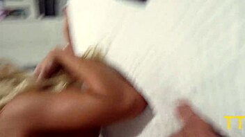 Girlfriend wants to fuck! Vivianne DeSilva