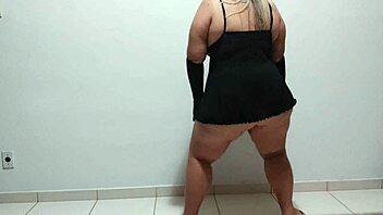 Seductive performance to arouse you with my ample derriere