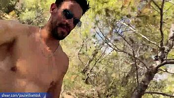 i left my clothes and walked naked until masturbating on the road