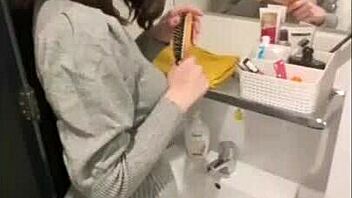 step-mom teaches me to last longer with her ass