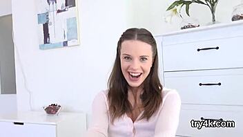 सेंसुअल 18+ लड़की POV में लंड चूसकर चूत फैलाती चुदने को