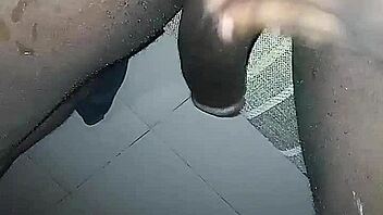 لحظات رومانسية حنونة في لقاء حبي ساخن