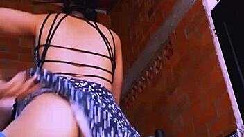 Caliente Hermanastra Colegiala Cabalga Dura Polla