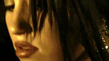 asian babe giving up her clothes while dancing to music 😍