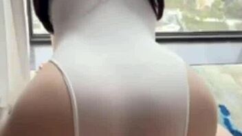 Athlete feels so wet during quickie.