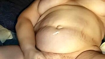 Milf reaches orgasm with vibrator.