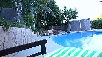 Amia Miley Spinner Blows Big Cock Outdoors