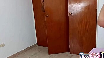 familia jodida madrastra le da regalo de cumplea�os a su hijastra y a escondida le follo su novio