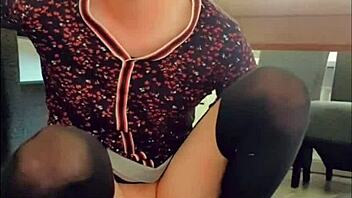 Does Annemieke take it deep?