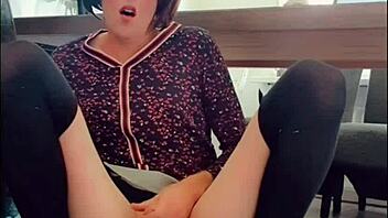 Does Annemieke take it deep?