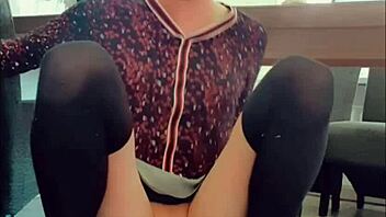 Does Annemieke take it deep?