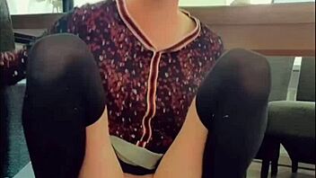 Does Annemieke take it deep?