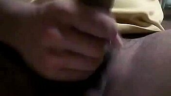 Cậu bé nứng cặc thủ dâm bắn tinh tung tóe in gay encounter