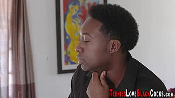 女孩猛烈骑乘巨大黑鸡巴