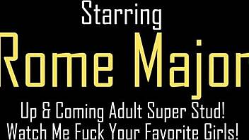 Does Inked Hunk Fuck Beauty In Restaurant?