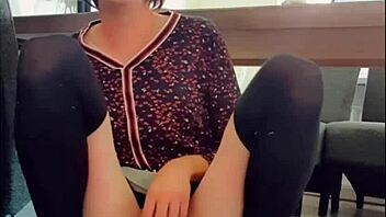 Does Annemieke take it deep?