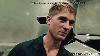 brandon anderson möter muskulös djupstrup i uniform