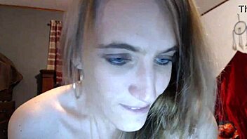 Roxxxanne Fingering Her Pussy Hard!