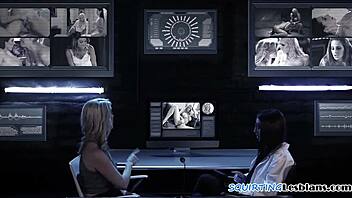 Passionate Dykes Squirt During Threeway Fingering And Oral