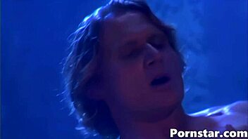 Senzualni gozdni seks s čudovito Mari Possa