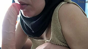 Arabian housewife in heat