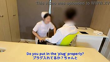 พยาบาลถูกหมอล่อลวงเพื่อเย็ดก้นครีมพายในโรงพยาบาล!