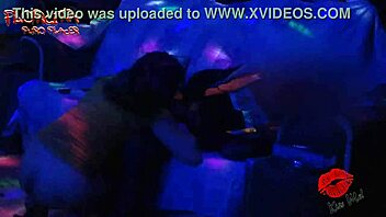 Seduciendo al repartidor de gas y termino rompiendome el culito tanto que lo disfrute