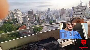 Casal Fudendo Na Varanda E Fui Entrar Na Brincadeira Caah Kabulosa - Casal Kabuloso