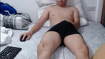 Heta killen runkar så skönt, måste ses