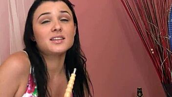 Teen cowgirl rides and sucks cock in amateur video
