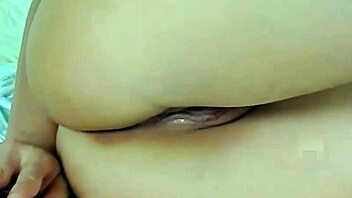 Sexy Russian Girl Fingering Pussy Squirts on Cam