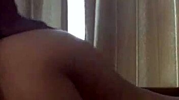 fucking hot girl on sofa 😏