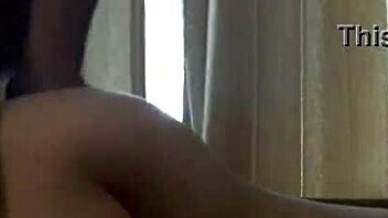 fucking hot girl on sofa 😏