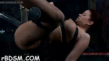 Angelic Gf Fingering Her Juicy Fanny