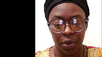 ebony milf masturbates solo