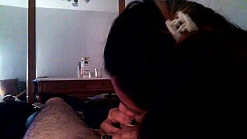 Pendeja sucks cock in Flores, Argentina.