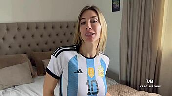 Hey, watch Argentina's Vero Buffone cum as her hermanastro licks her!
